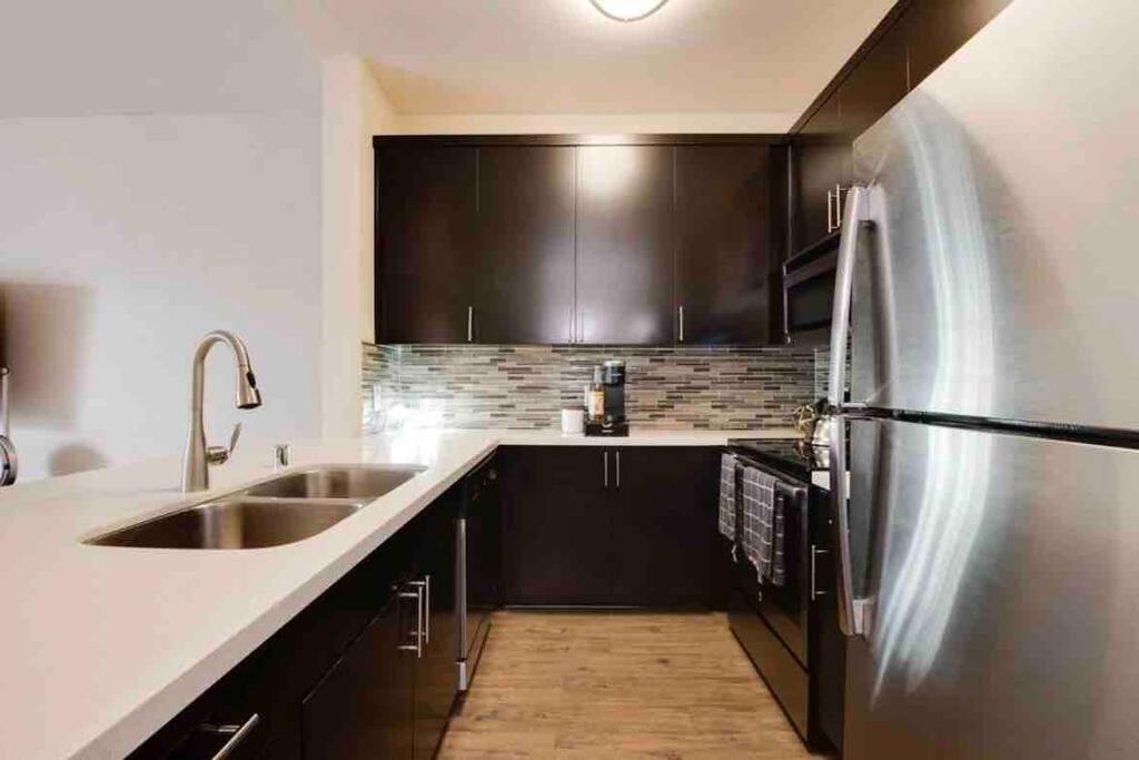 The Nest A Spacious 1 Bedroom Apartment With A Pool View Los Angeles Bagian luar foto