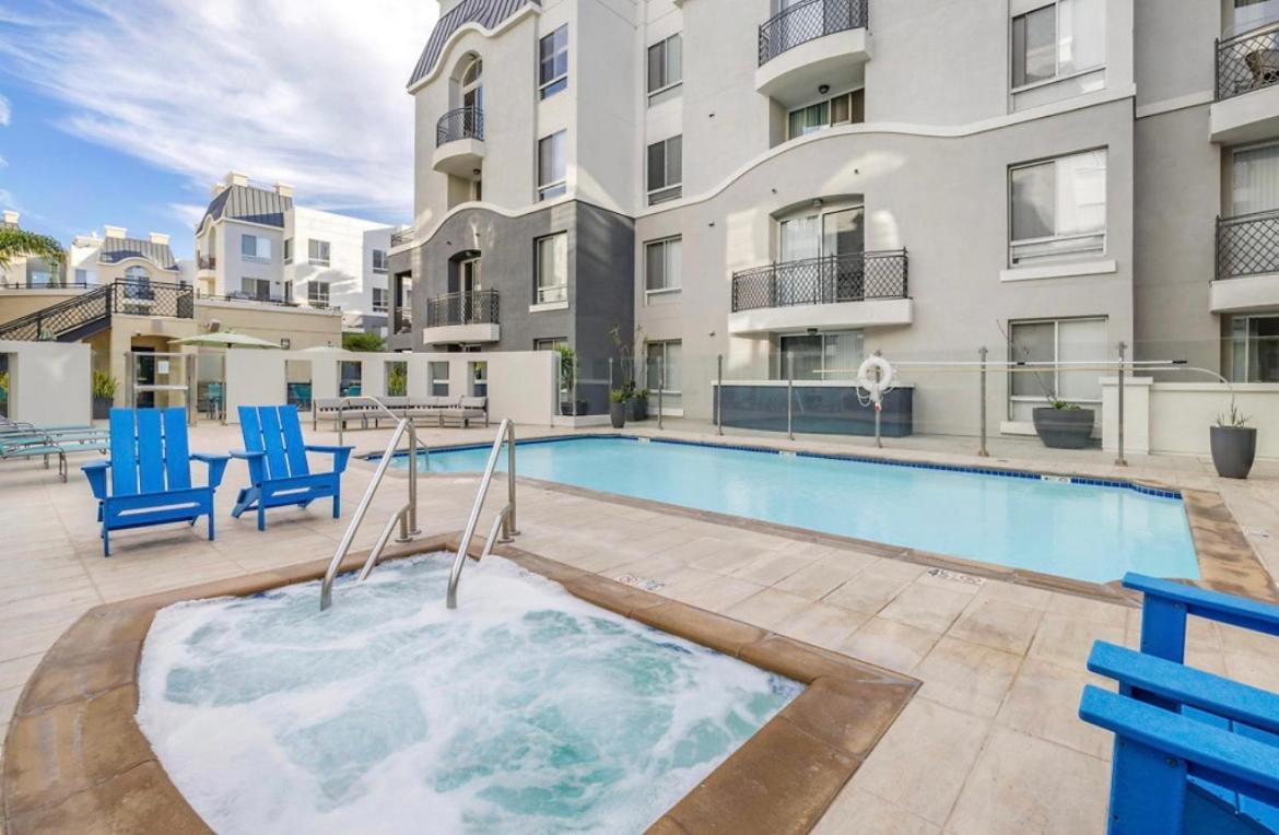 The Nest A Spacious 1 Bedroom Apartment With A Pool View Los Angeles Bagian luar foto